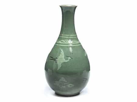 Koreanische Seladon-Vase mit Kranichen