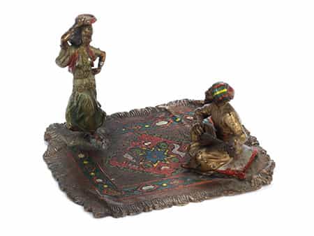 Wiener Bronze eines musizierenden Arabers mit Tänzerin