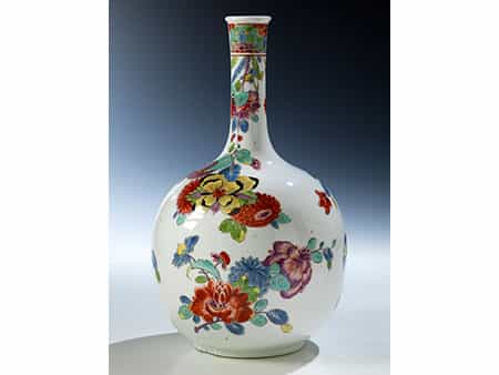 Frühe Meissen-Vase mit indianischen Blumen