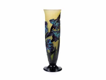 Vase mit Blütendekor