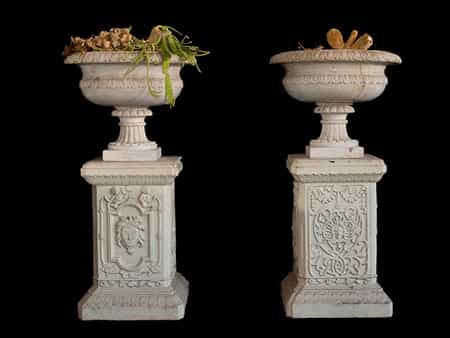 Paar Vasen in Marmor