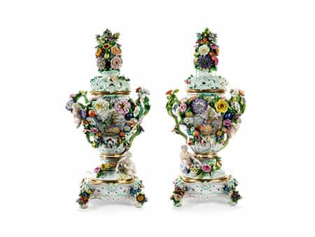 Paar überaus prächtige Meissner Potpourri-Vasen