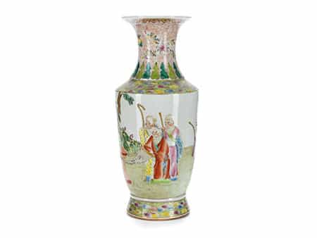 Chinesische Vase mit Glücksheiligen