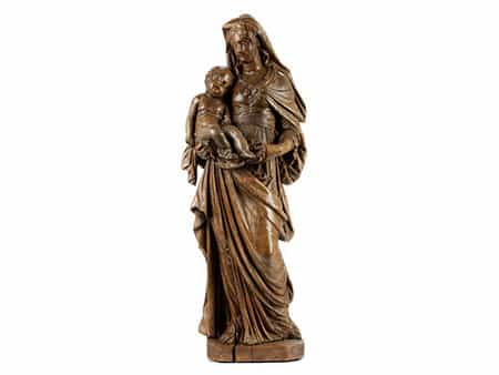 Qualitätvoll geschnitzte Standfigur einer Maria mit dem Kind
