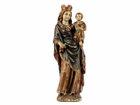 Spätgotische Schnitzfigur einer Madonna mit dem Kind