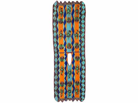 Seltener Königsumhang in Perlstickerei mit Bänderdekor und stilisierter Ornamentik