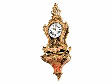 Grosse Louis XV-Cartelluhr auf Konsole