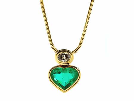 Smaragd-Diamant-Herzanhänger mit Kette