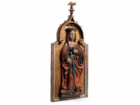Gotisches Schnitzrelief mit Darstellung der Heiligen Katharina