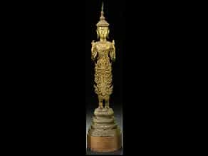 Große thailändische Tempelfigur