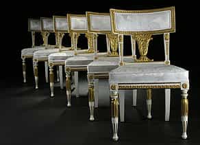 Satz von sechs klassizistischen Stühlen in Weiß und Gold