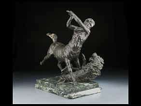Bronzefigurengruppe eines Zentauren, der mit einem Löwen kämpft