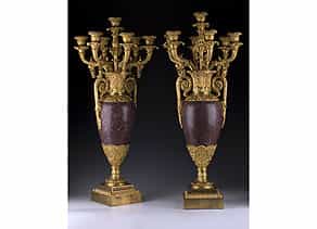 Paar französische Kaminkandelaber in Vasenform