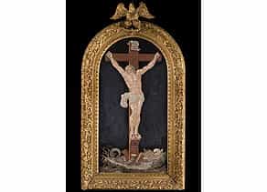 Scagliola-Bild mit Darstellung Christus am Kreuz, Italien, 18./ 19. Jahrhundert