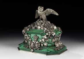 Miniaturdenkmal in Malachit und Silber mit dem Wappen der Fürsten Wrede