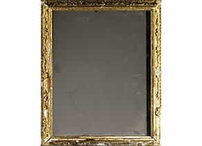 Spiegel in vergoldetem Stuckrahmen