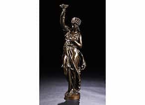 Große lichttragende Frauengestalt in Bronze nach Auguste Moreau, 1834 - 1917 Paris