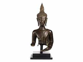Bronzetorso einer Buddhafigur
