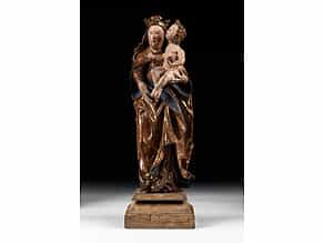Standfigur einer Madonna mit Kind