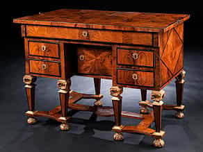 Kleiner Barock-Schreibtisch „Bureau Mazarin“