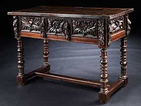 Renaissance-Tisch