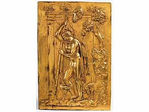 Feuervergoldete Bronzereliefplatte mit Darstellung eines antiken Jünglings