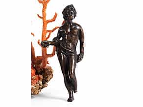 Kleine Bronzefigur eines jugendlichen Bacchus