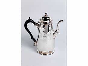 Englische Kaffeekanne in Silber