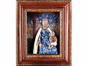 Gerahmtes Reliefbild einer thronenden Madonna mit dem Jesuskind in Lapislazuli, Pietra dura und Alabaster