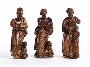 Drei Schnitzfiguren der Evangelisten Lukas, Markus und Matthäus