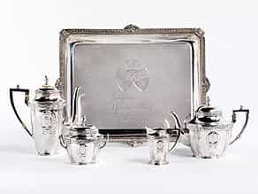 Mokka- und Teeservice mit Platte aus Silber