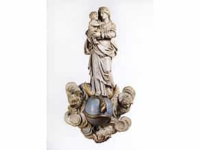 Schnitzfigur einer Maria Immaculata mit Kind über Halbmond, Schlange und Kugel