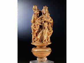 Elfenbein-Figurengruppe einer Maria mit dem Kind und dem Heiligen Jakobus