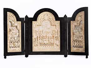 Großes Elfenbein-Triptychon mit Bilddarstellungen der Überquerung Kaiser Marc Aurels über die Donau
