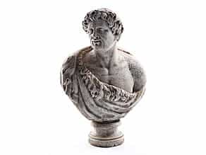 Marmorbüste des jugendlichen Dionysos mit Efeukranz und Chlamys-Umhang eines Schaffelles