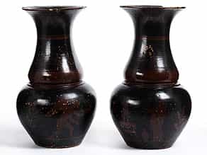 Paar Terrakotta-Vasen