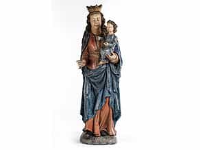Schnitzfigur einer Madonna mit Kind