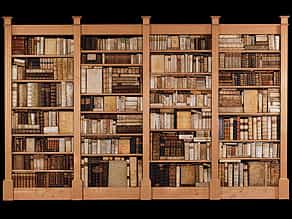 Dekorative Bibliothek mit 603 Bänden