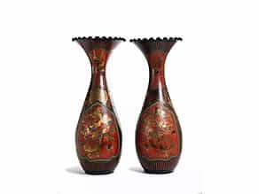 Paar monumentale japanische Kotani-Vasen mit Lackmalerei
