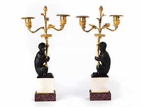 Paar seltene elegante Tischleuchter in Bronze, Vergoldung und Marmor