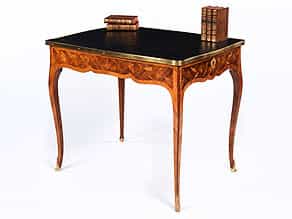 Kleiner Louis XV-Schreibtisch