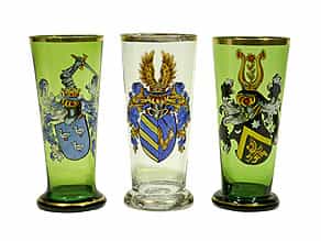 Drei Gläser mit Wappen
