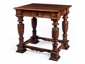 Seltener, kleiner Renaissance-Tisch