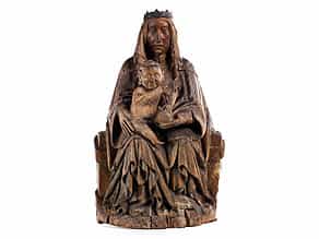 Schnitzfigur einer thronenden Madonna mit dem Jesuskind