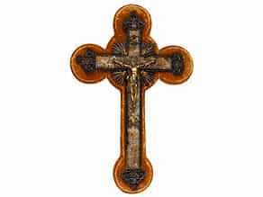 Seltenes, fein gearbeitetes Kreuz in Achatquarz mit vergoldetem Corpus Christi