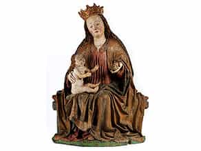 Bedeutende, museale Schnitzfigur einer thronenden Madonna mit dem Kind