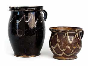 Zwei Gefäße aus Kröninger Keramik