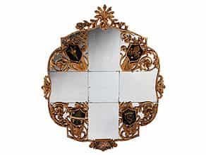 Wandspiegel mit päpstlichem Wappen