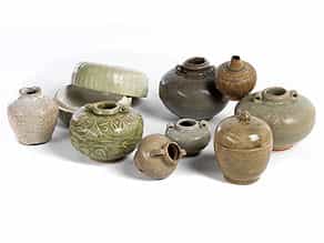  Konvolut von neun thailändischen Keramikgefäßen