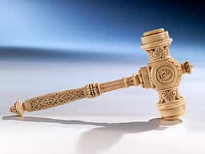 † Zeremonialhammer in Elfenbein im originalen Etui